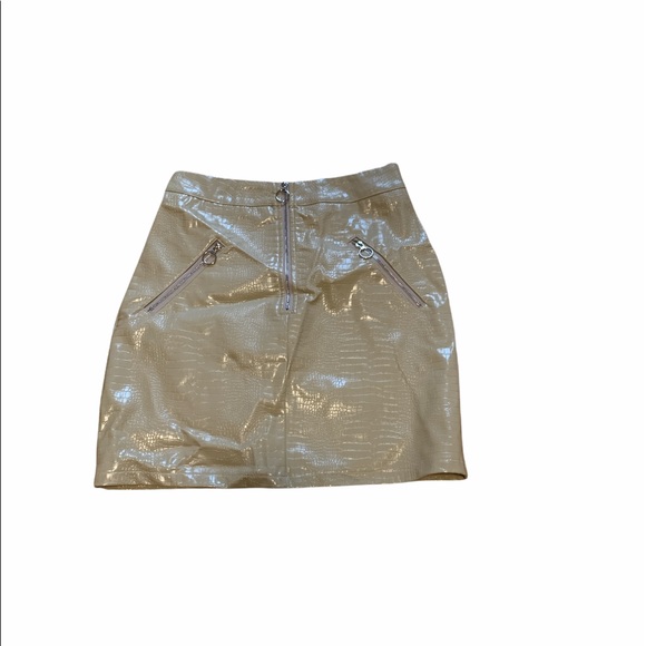 beige faux leather skirt - Picture 2 of 2